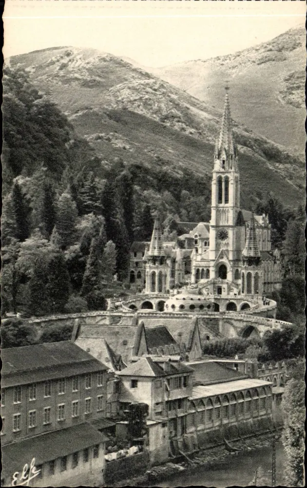 Lourdes — Ansicht der Basilika und des Gave — Éditions 'Pyrénées-Océan' - Labouche Frères - Vorderseite