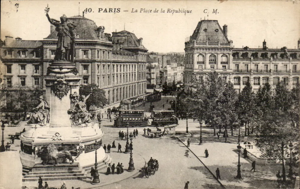 Paris — A Place de la République — C.M. n°40 - Frente
