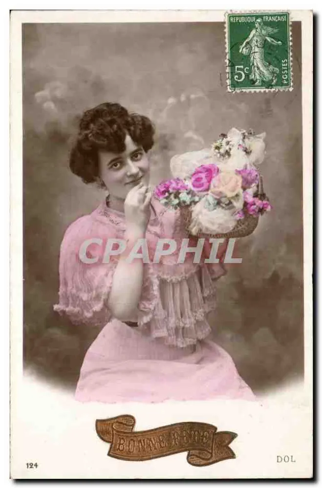 Junge Frau in einem rosa Kleid mit Blumenkorb — Bonne Rose, n°124 — Dol - Vorderseite
