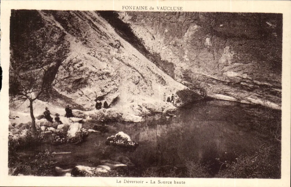 Fontaine de Vaucluse — O Desaguador - A Fonte Alta — Edição Artística Cl. F. Beau, Avignon - Frente