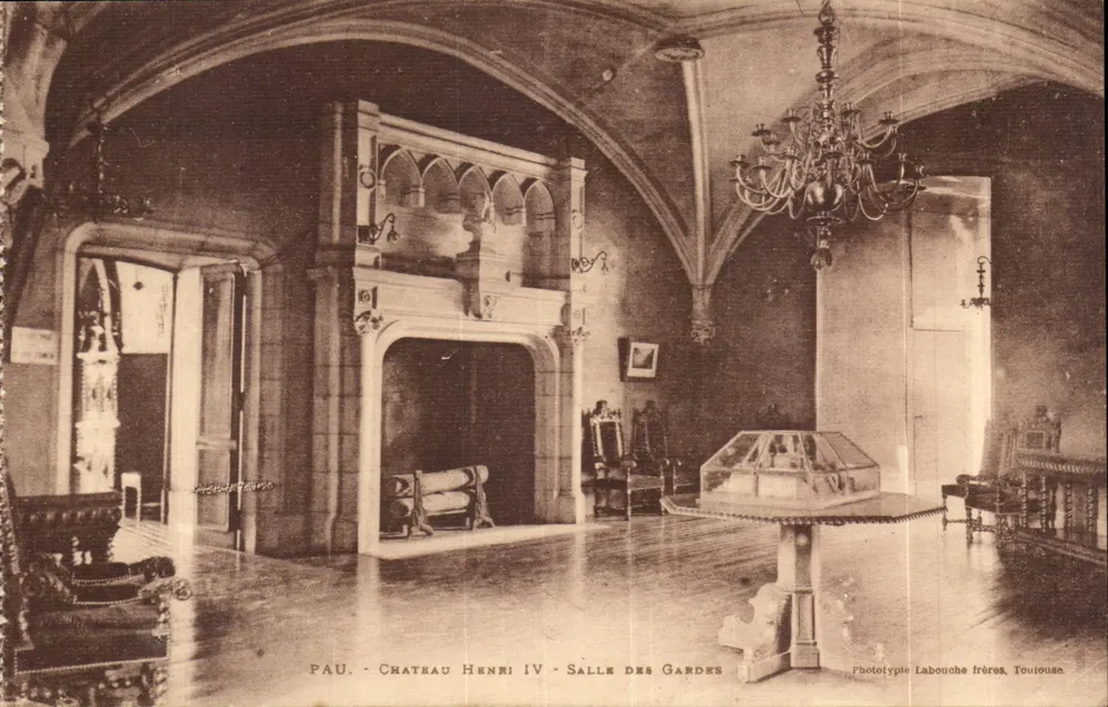 Pau - Schloss Henri IV - Wachzimmer — Phototypie Labouche frères, Toulouse - Vorderseite