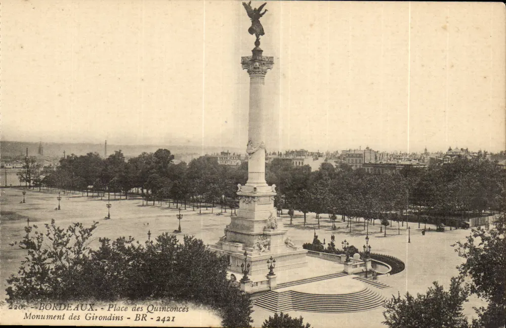 Bordeaux - Place des Quinconces - Monument dos Girondinos - BR-2421 - Frente