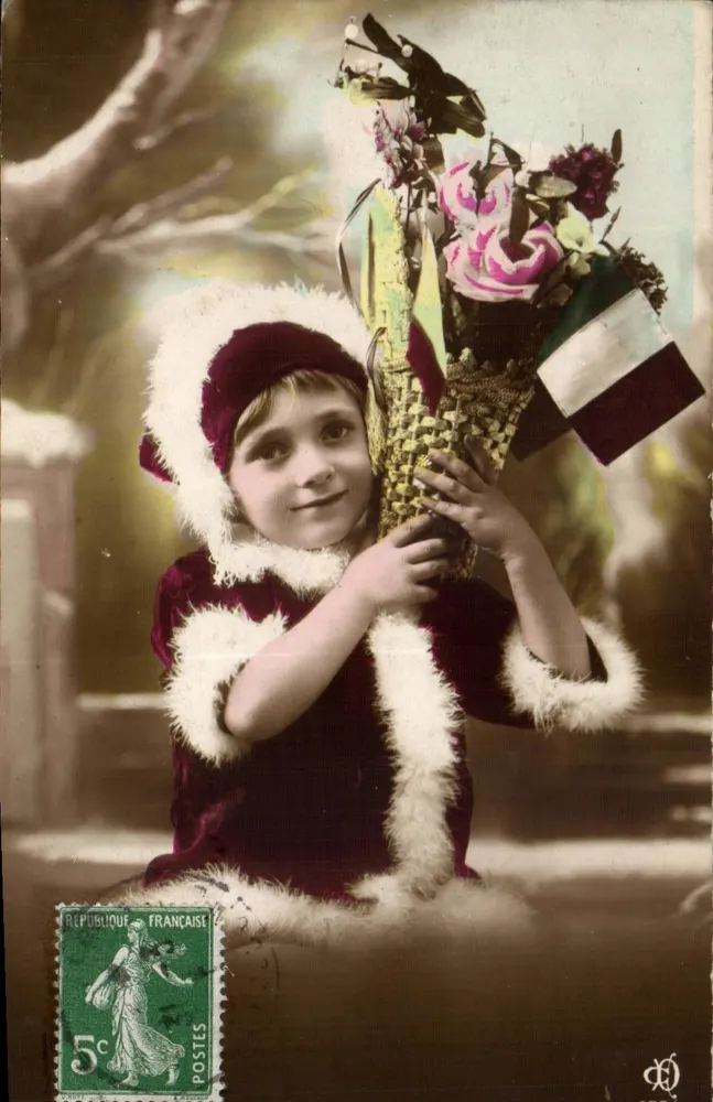 Kind im Weihnachtskostüm — mit Blumenstrauß und französischer Flagge — Verleger PIPROT, Nr. 143 - Vorderseite