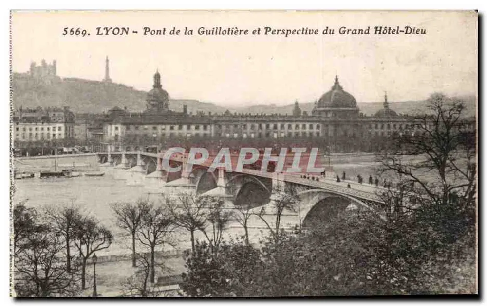 LYON — Brücke Guillotière und Blick auf das Grand Hôtel-Dieu - Vorderseite