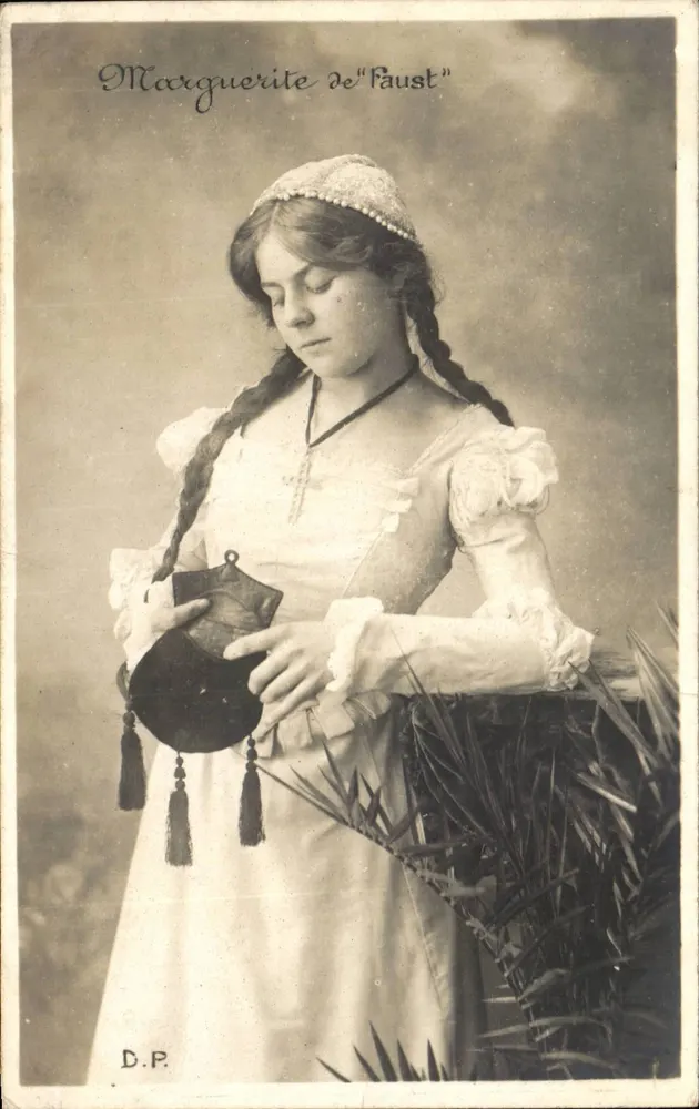 Marguerite de "Faust" — Portrait im Kostüm — D.P. - Vorderseite