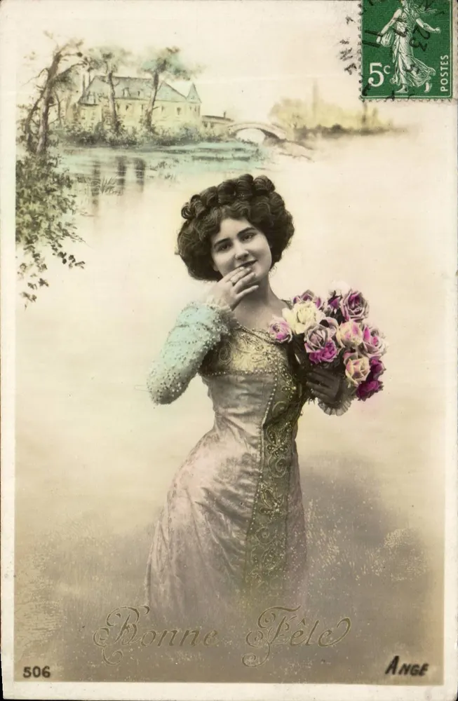 Frau in geschmücktem Kleid mit Rosenstrauß in der Hand — Frohe Feier — Verlag ANGE, Nr. 506 - Vorderseite