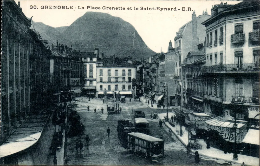 Grenoble - A Place Grenette e o Saint-Eynard - E.R. - Frente