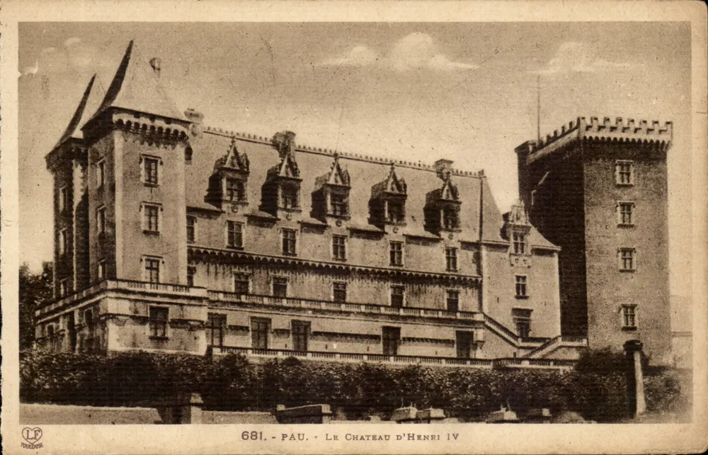 Pau - O Castelo de Henri IV — editor L. Fouldes, n° 681 - Frente