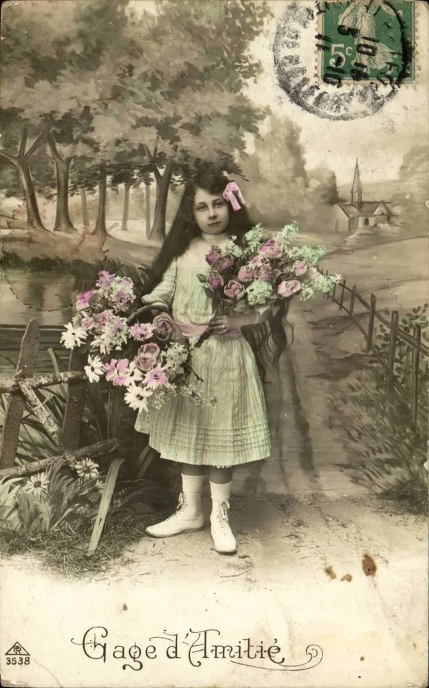 Mädchen mit Blumenbouquet — Zeichen der Freundschaft — Verlag R. 3538 - Vorderseite
