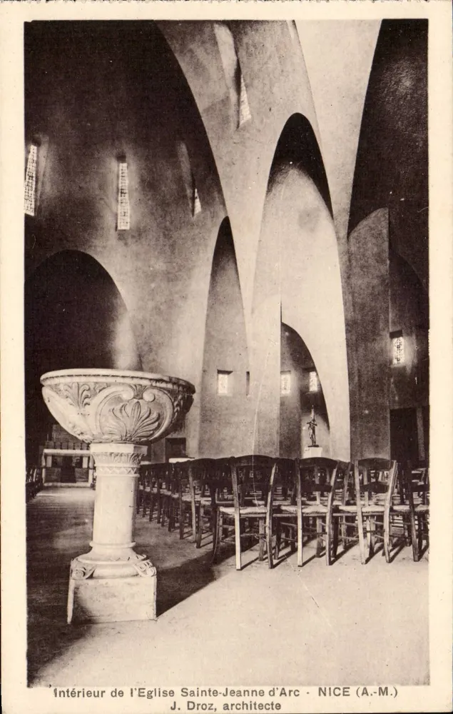Innenansicht der Kirche Sainte-Jeanne d'Arc — Nice — J. Droz, Architekt - Vorderseite