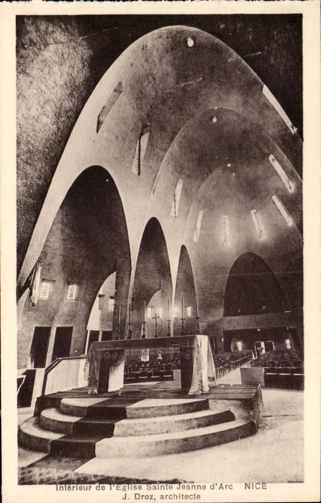 Innenansicht der Kirche Sainte Jeanne d'Arc — Nice — J. Droz, Architekt - Vorderseite