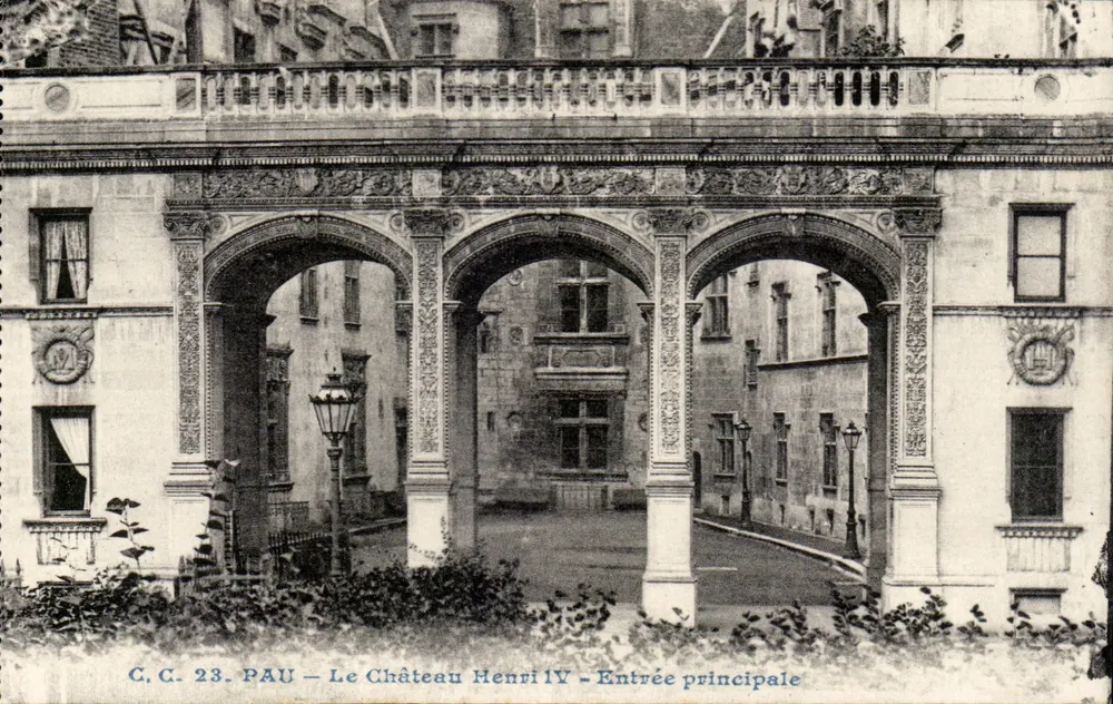 Pau — Schloss Henri IV — Haupteingang — Carrache, Pau, n°23 - Vorderseite