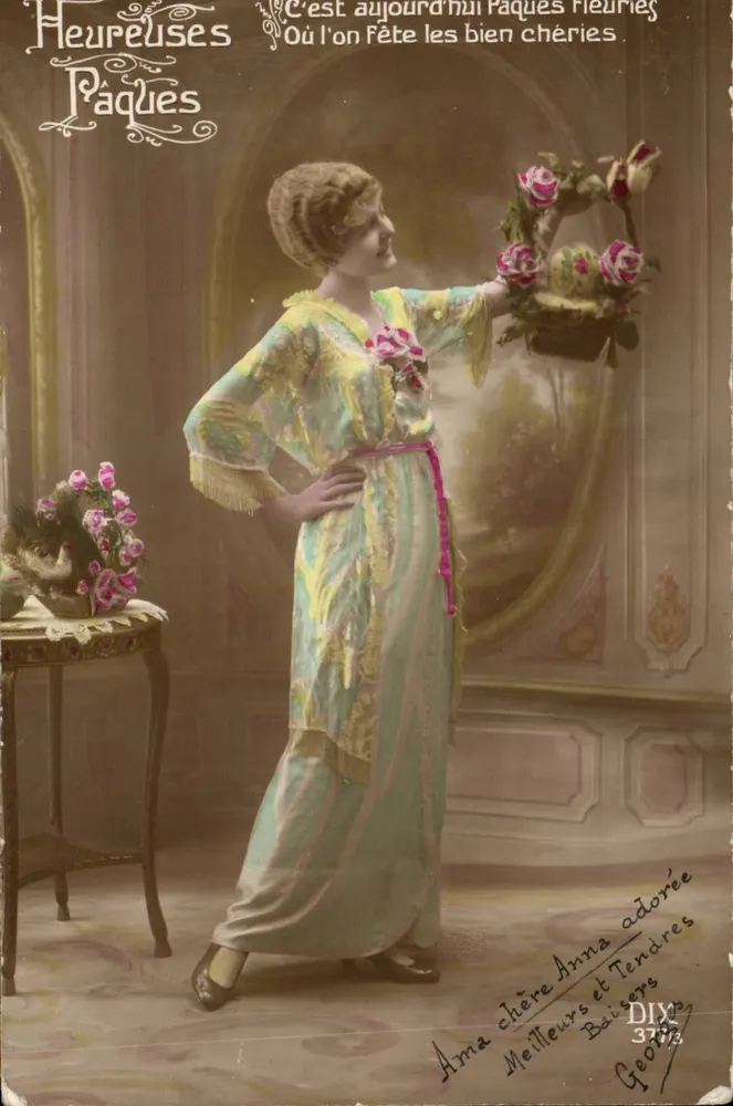 Osterfeier — Frau in bunter Kleidung mit Rosenkorb — DIX 3774 - Vorderseite