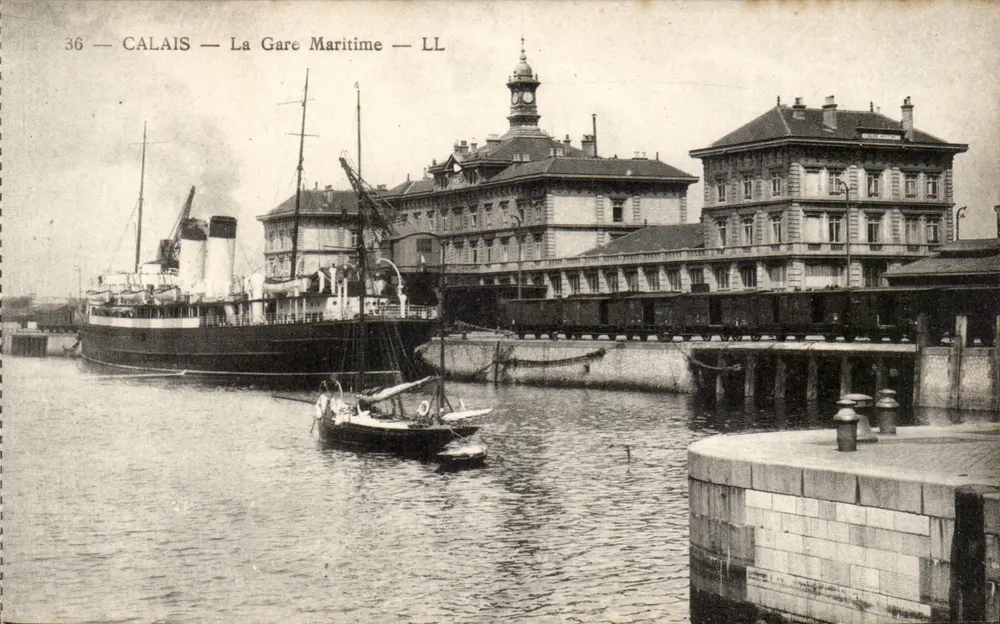 Calais — A Estação Marítima — LL - Frente