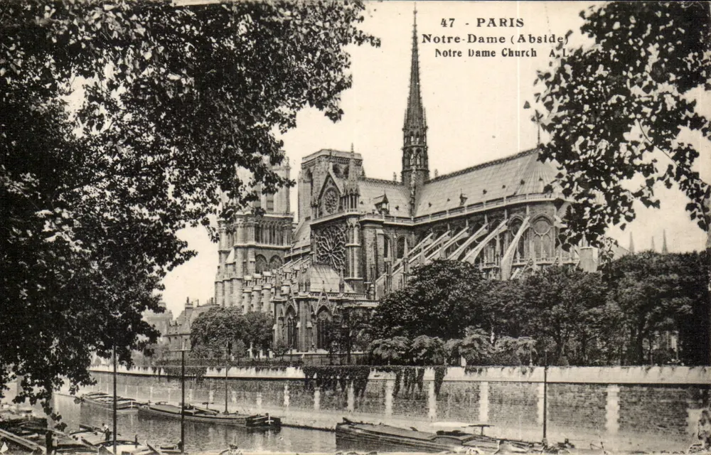 Paris - Notre-Dame (Abside) — vista da catedral a partir da Seine — editor A.L. n°47 - Frente
