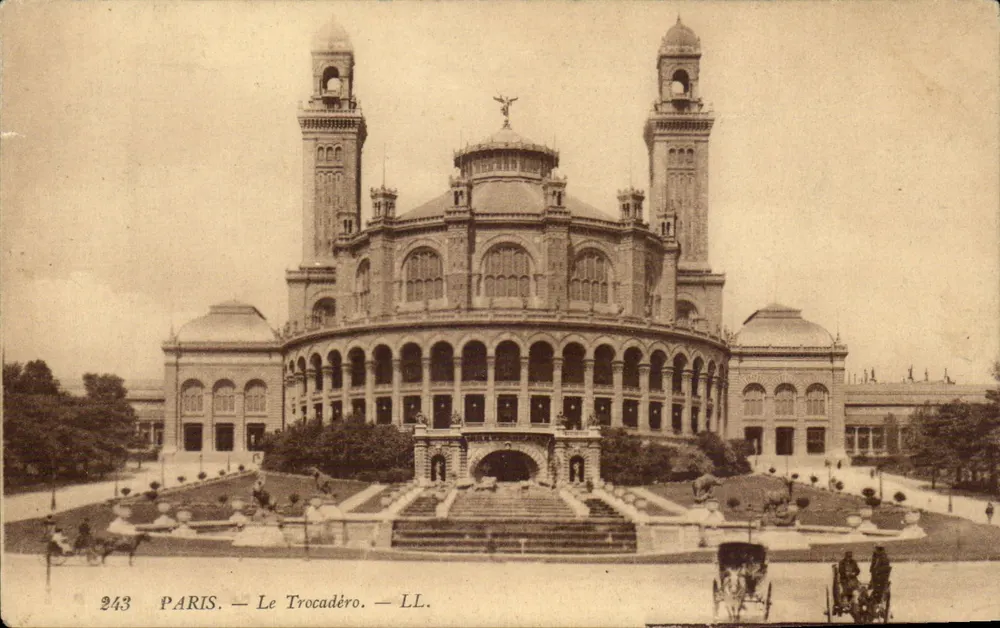 Paris — O Trocadéro — LL. n° 243 - Frente