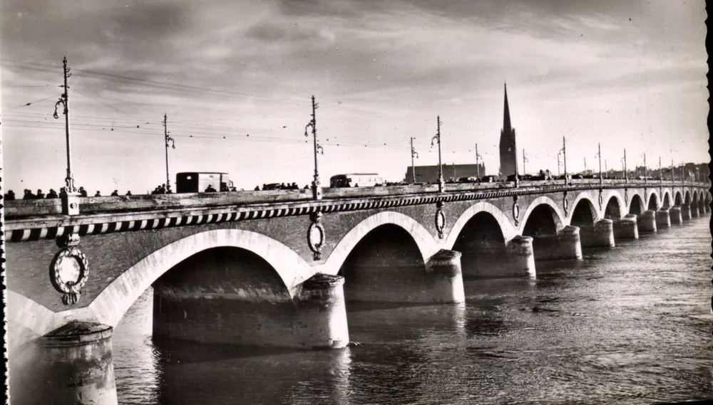 Der Pierre-Brücke und Turm St-Michel — Bordeaux — Édition Cliché & Cliché BLCC Fîros - Bordeaux - Vorderseite