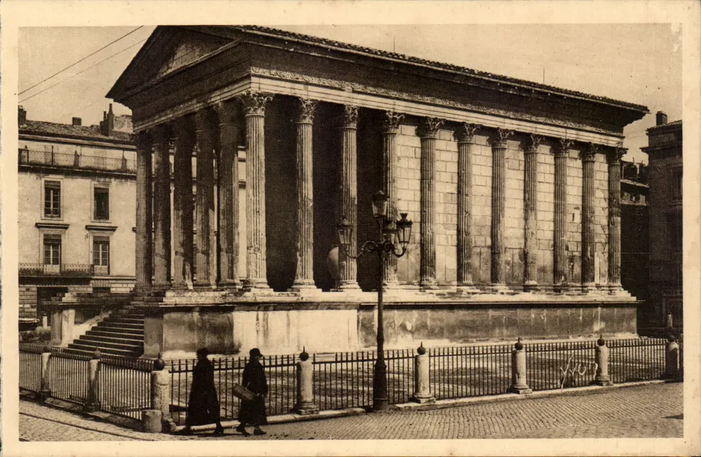 Nîmes (Gard) — A Maison Carrée — Editora: Les Éditions d'Art Yvon, Paris - Frente