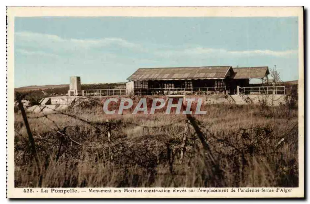 La Pompelle — Denkmal für die Toten und moderne Bauwerke auf dem Gelände der ehemaligen Farm Alger - Vorderseite