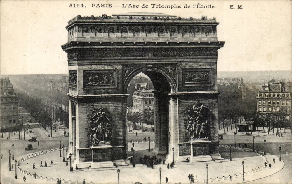 Paris — Arco do Triunfo da Estrela — E. M. n° 5124 - Frente