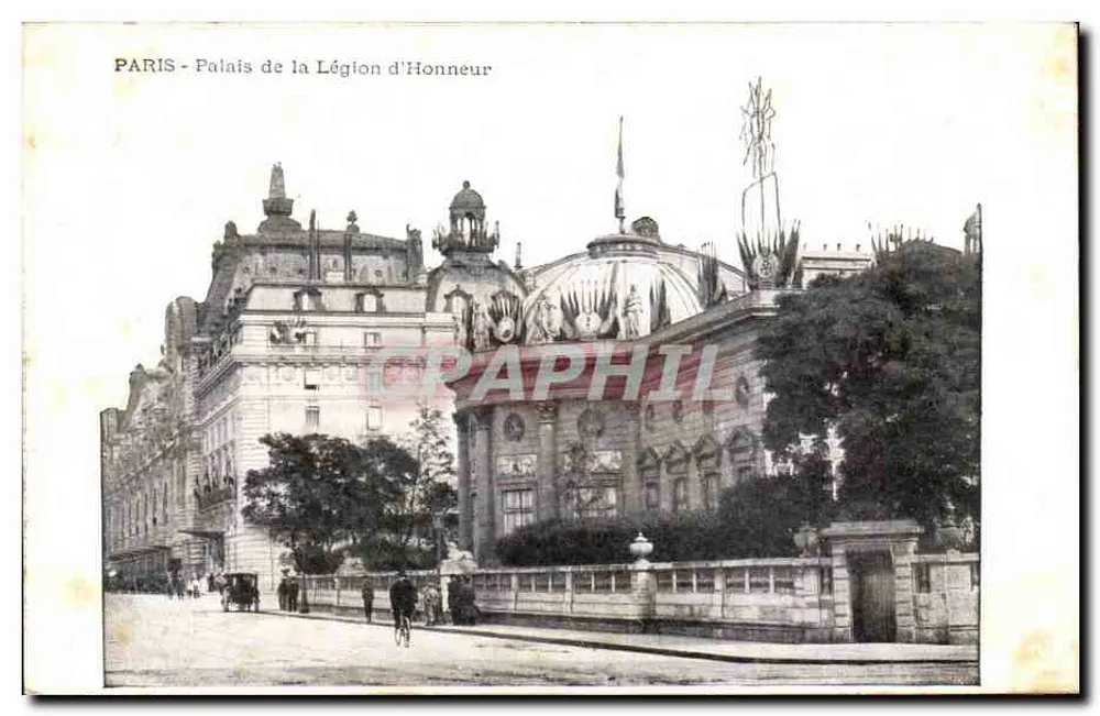 PARIS - Palácio da Legião de Honra — vista arquitetônica com detalhes da fachada e telhado - Frente