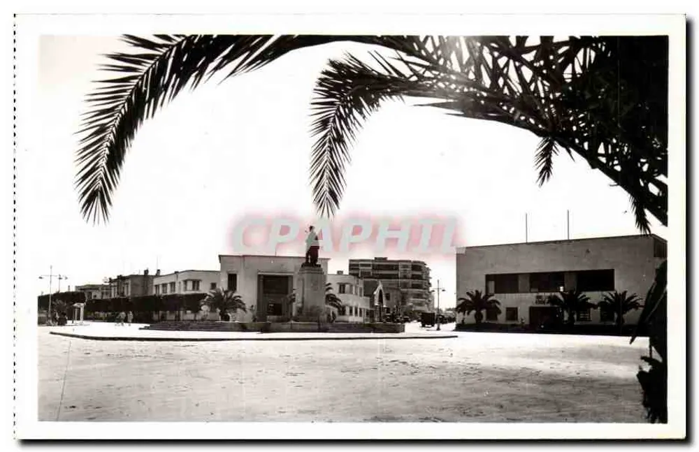 Meknès - Place Poeymirau — Verlag Lapérouse, n° 0101 - Vorderseite