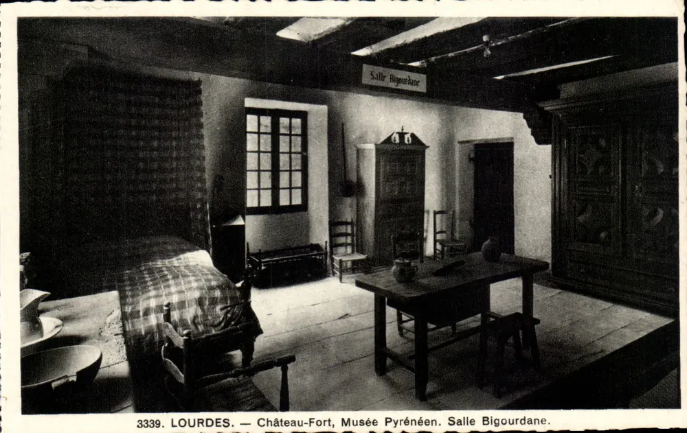 Lourdes — Schloss-Festung, Pyrenäen-Museum, Bigourdane-Saal - Vorderseite