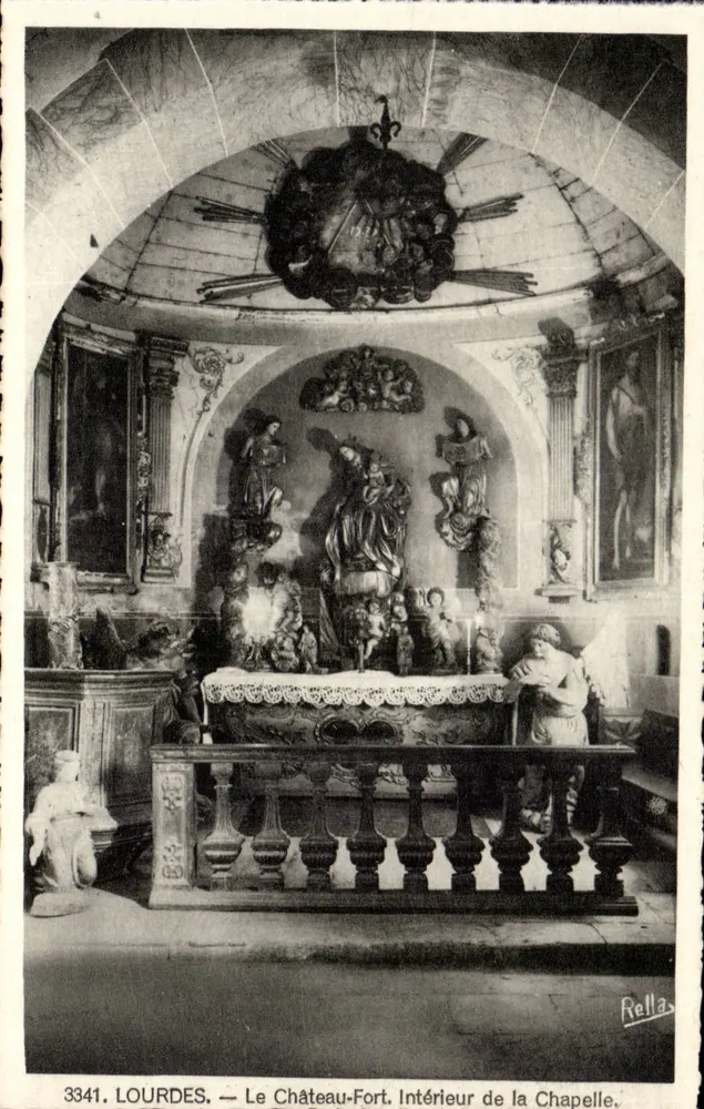 Lourdes — Le Château-Fort. Intérieur de la Chapelle — Rella - Recto