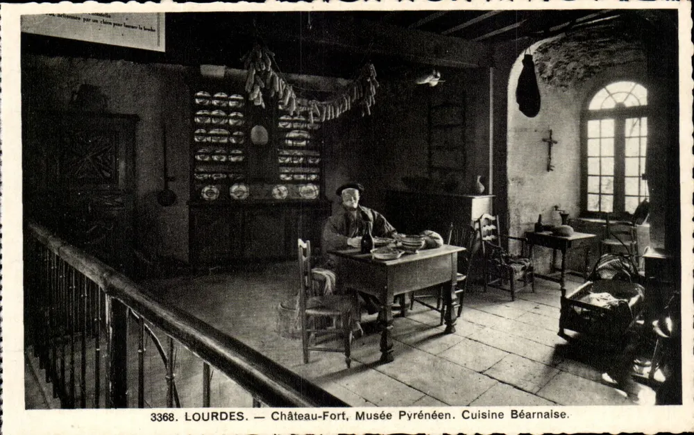 Lourdes — Château-Fort, Musée Pyrénéen. Cuisine Béarnaise. - Vorderseite