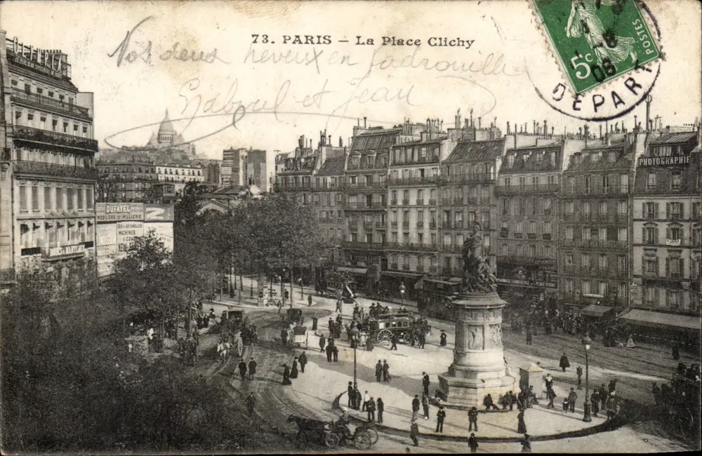 Paris - A Place Clichy — vista da praça com monumento central — editor não identificado, n° 73 - Frente