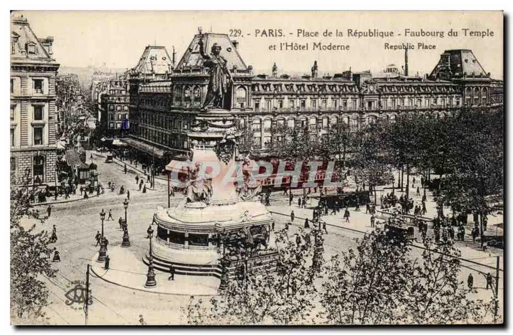 Paris - Place de la République - Faubourg du Temple und das moderne Hotel - Vorderseite