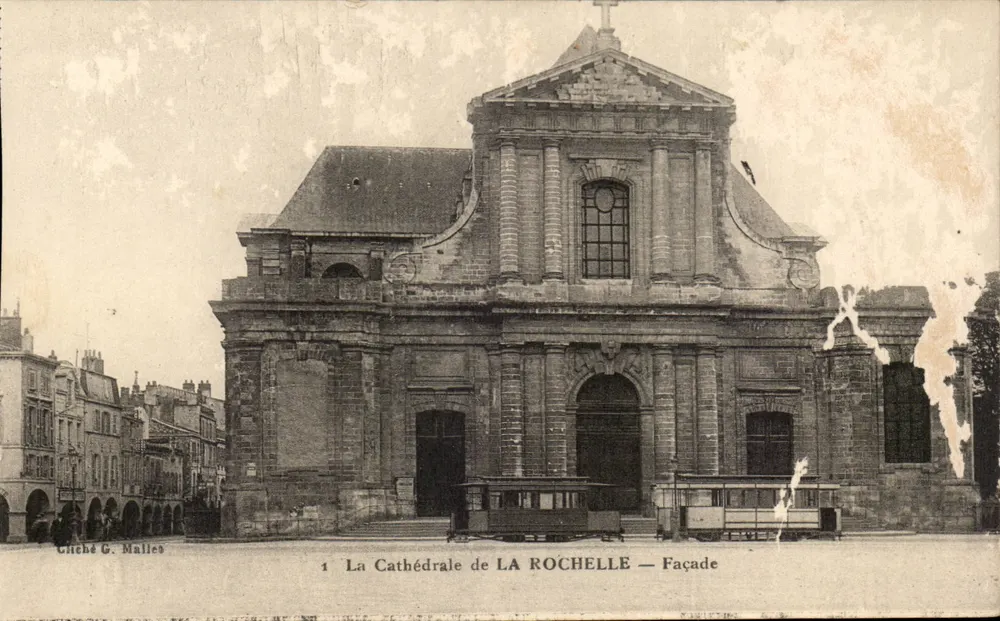 La Cathédrale de LA ROCHELLE — Façade — Cliché G. Malles - Frente