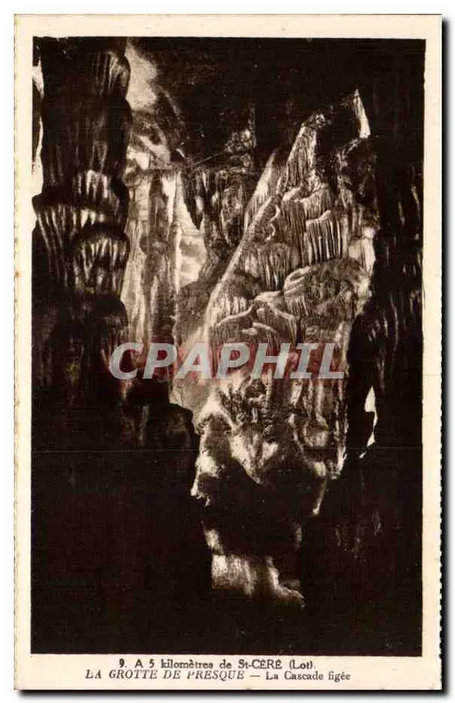 Die Höhle von Presque — Die gebundene Wasserfall — 5 km von St-Céré (Lot) - Vorderseite