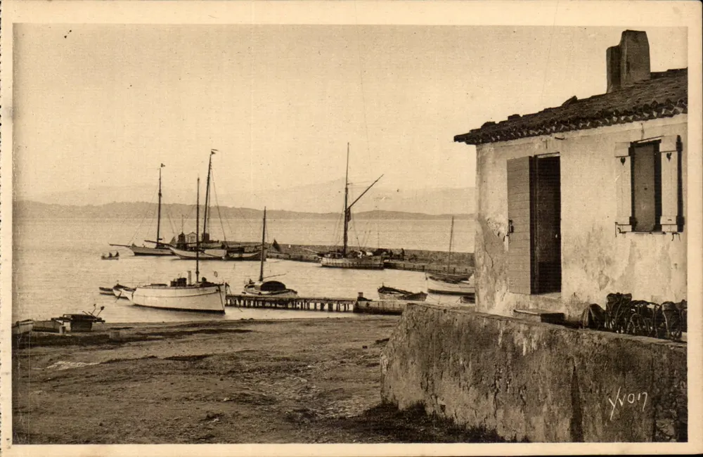 Les Îles d'Hyères - Le Port — Porquerolles — Éditions d'Art Yvon, Serie 3/54 - Vorderseite