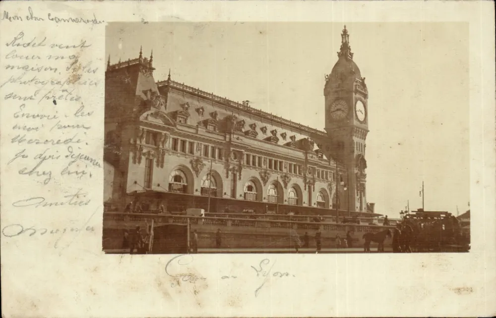 Estação de Évian — vista do edifício com seu relógio — editor não identificado - Frente