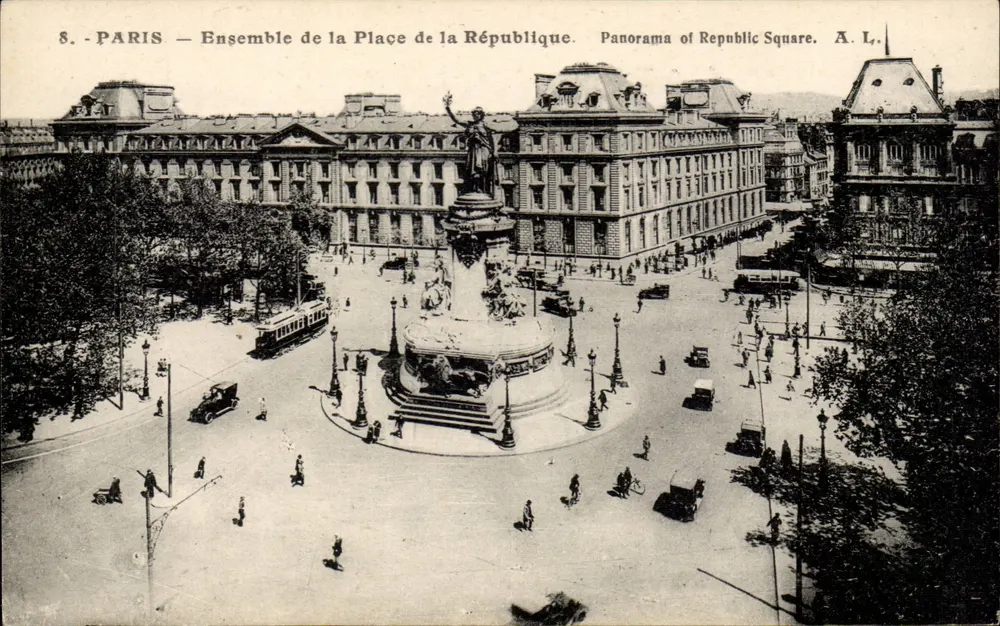 Paris — Vista geral da Place de la République — A. L. - Frente