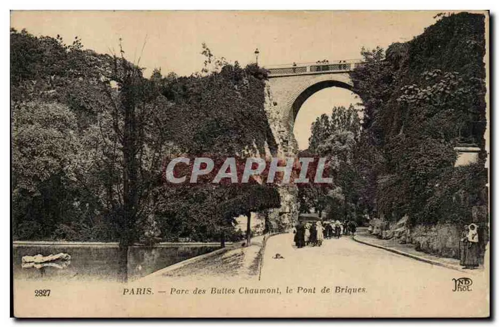 PARIS — Parque das Buttes Chaumont, o Ponte de Tijolos — NDHOT - Frente