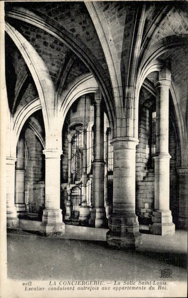 Die Conciergerie — Die Saint-Louis-Halle — Treppen, die einst zu den königlichen Wohnräumen führten — JND Hot. n°4012 - Vorderseite