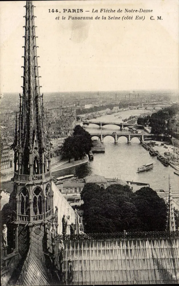 Paris — Die Turmspitze der Notre-Dame und der Panoramablick auf die Seine (Ostseite) — C.M. n°144 - Vorderseite