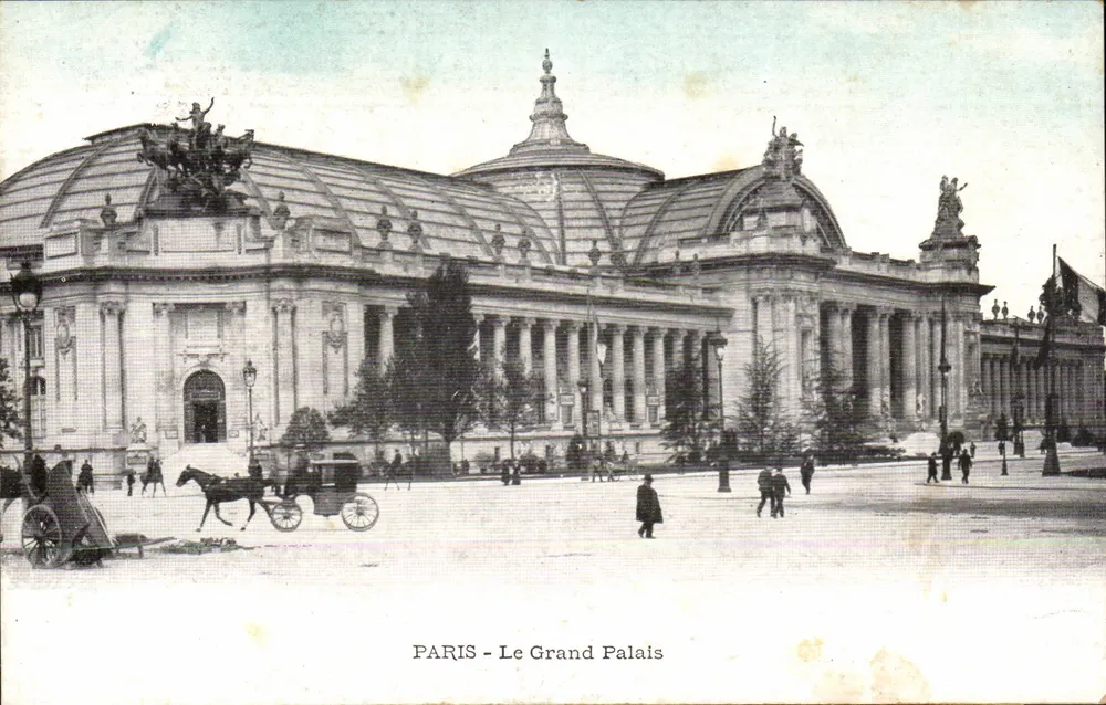 PARIS - O Grande Palácio — vista externa — editor não visível - Frente