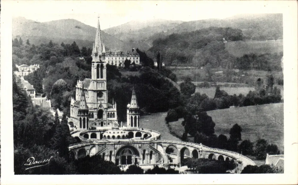 A Basílica de Lourdes — vista frontal — P.D. — Ed. P. Doucet Lourdes - Frente