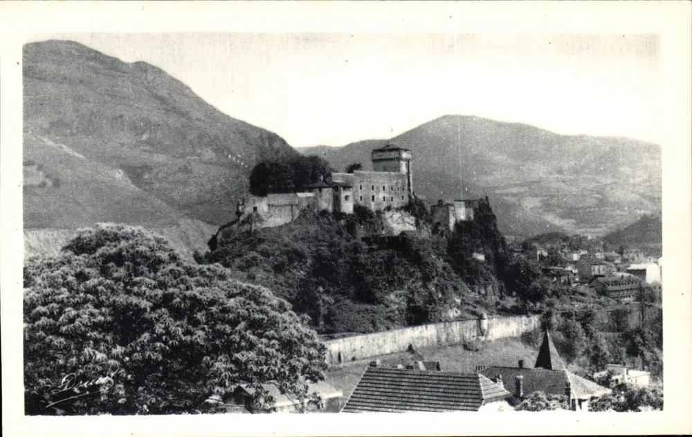 Het Sterke Kasteel — Lourdes — Edit. P. Dourdes - Voorkant