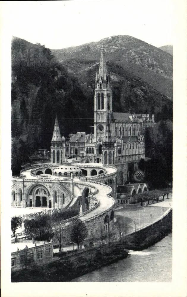 Lourdes — A Basílica e o Gave — Edit. P. Doucet, Lourdes - Frente