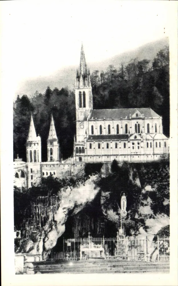Lourdes — Gruta e a Basílica — Edit. P. Douard, Lourdes - Frente