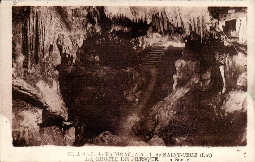 Die Höhle von Presque — 9 km von Padirac, 5 km von Saint-Céré (Lot) - Vorderseite