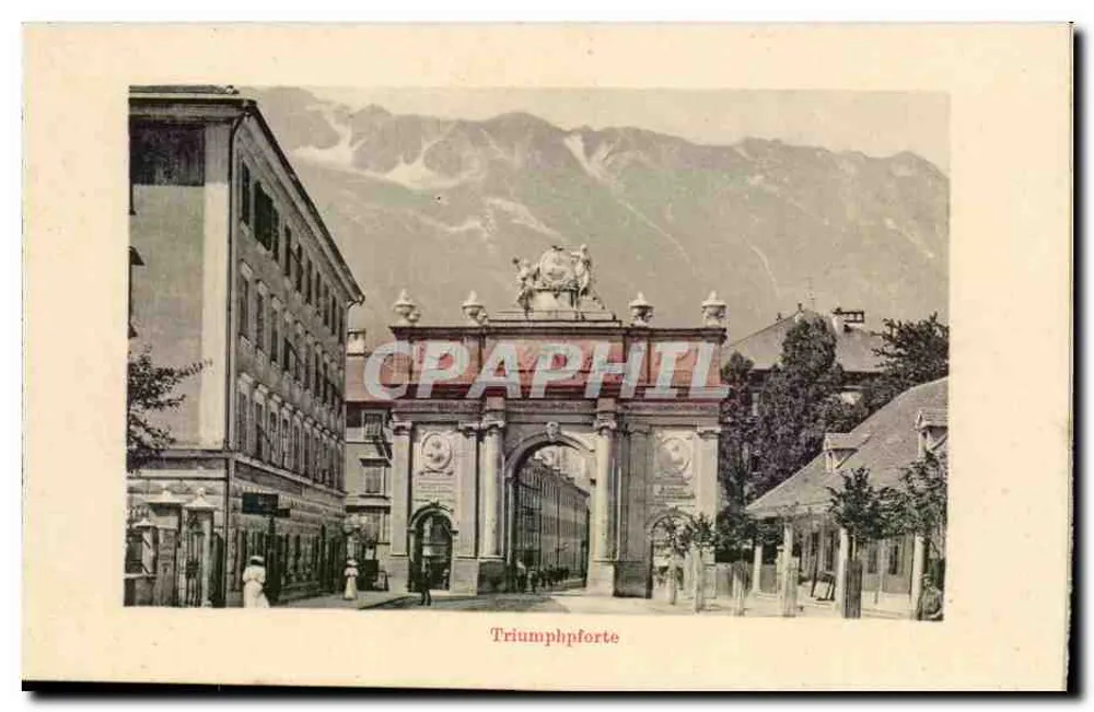 Triumphpforte — monumentale Tor am Eingang einer alpinen Stadt - Vorderseite
