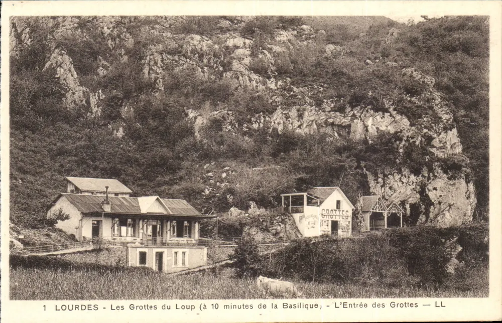 Lourdes - Die Loup-Höhlen (10 Minuten von der Basilika entfernt) — Der Eingang zu den Höhlen — LL - Vorderseite