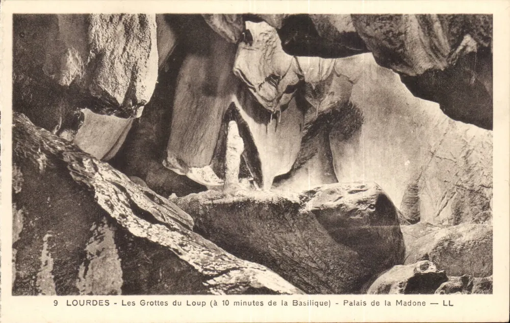 Lourdes - Die Höhlen des Wolfs (10 Minuten von der Basilika entfernt) - Palast der Jungfrau — LL - Vorderseite