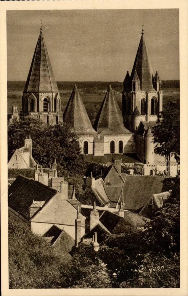 Loches (Indre-et-Loire) — Ansicht der Kollegiatekirche Saint-Ours (12. Jahrhundert) — Les Éditions d'Art Français - Vorderseite