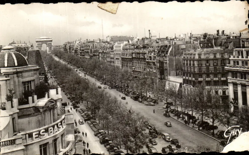 Paris — Vue geral da Champs-Élysées e do Arco do Triunfo — Éditions Guy - Frente
